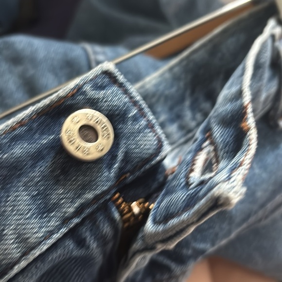 Vintage Lee Women's Medium Acid Washed Jeans High Waisted Mom Jeans
Size 13/30” - Picture 5 of 6